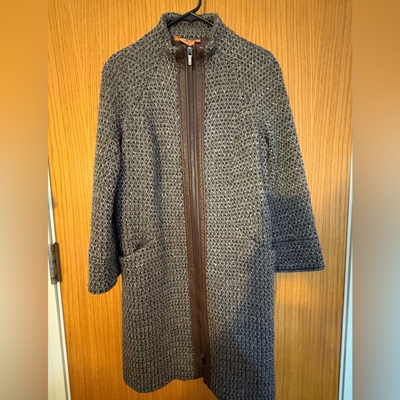 Tory Burch mid-length coat with brown leather trim and a tweed weave. - Picture 9 of 17